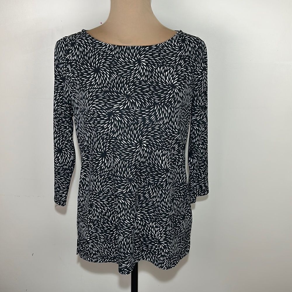 Talbots stretch shirt size small petite. Black and white